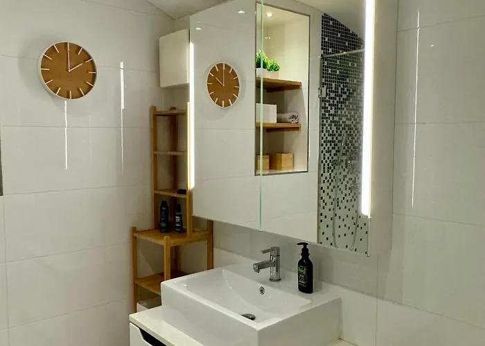 Duplex Design Flat 3 Baeder Garten 160 M2 Prag